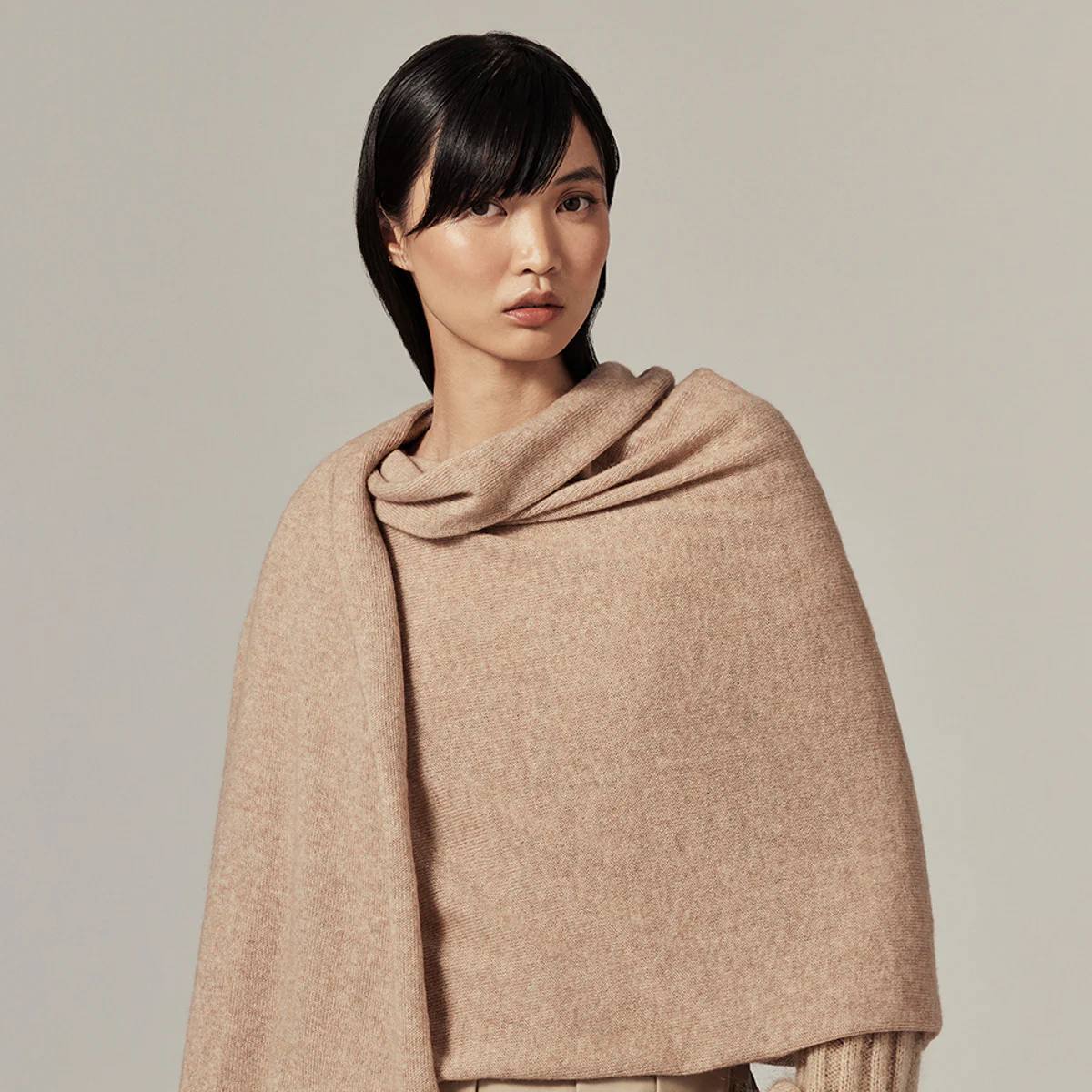 2848-eda-cashmere-blend-travel-wrap-8.webp Eda Cashmere Blend Travel Wrap