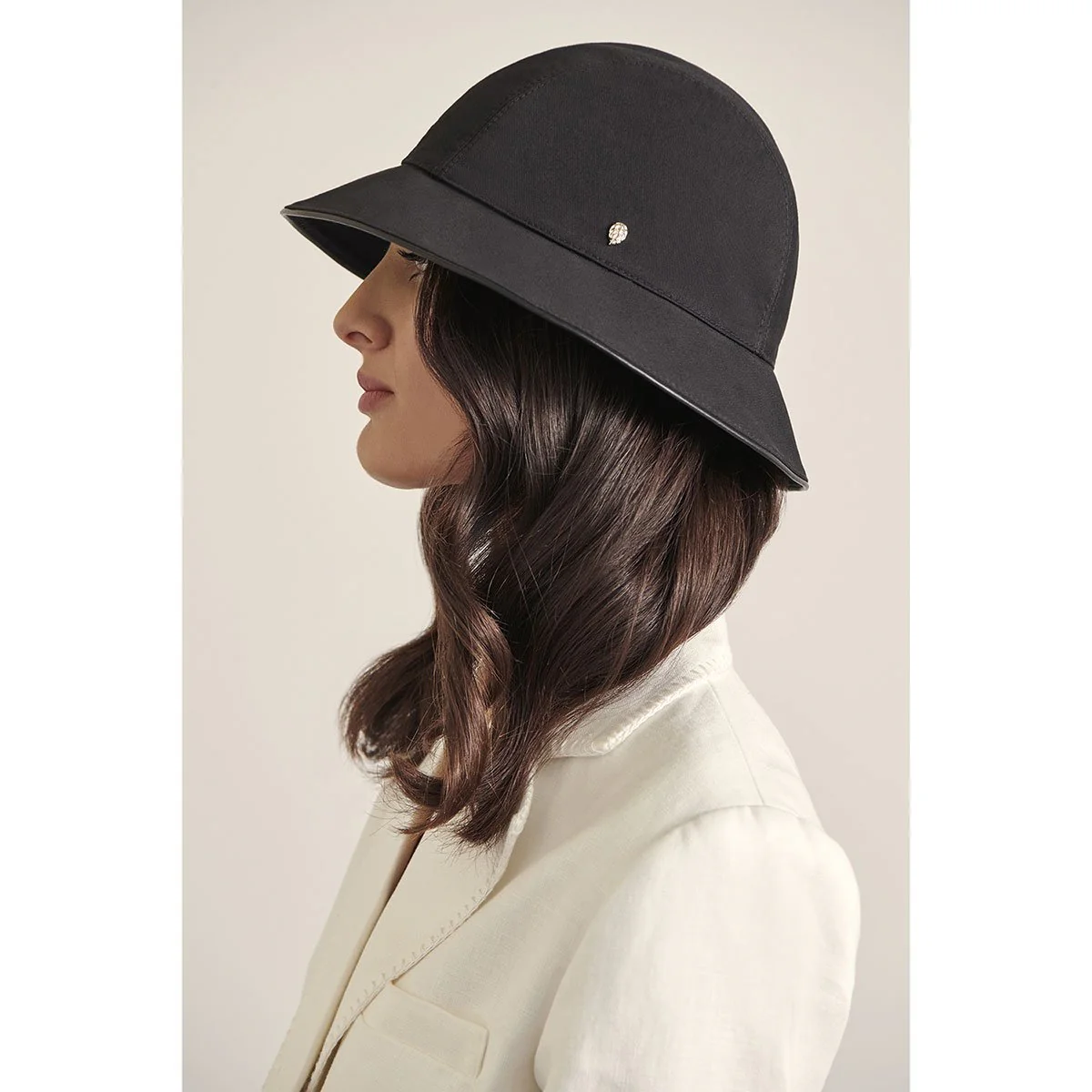 Arya Cloche