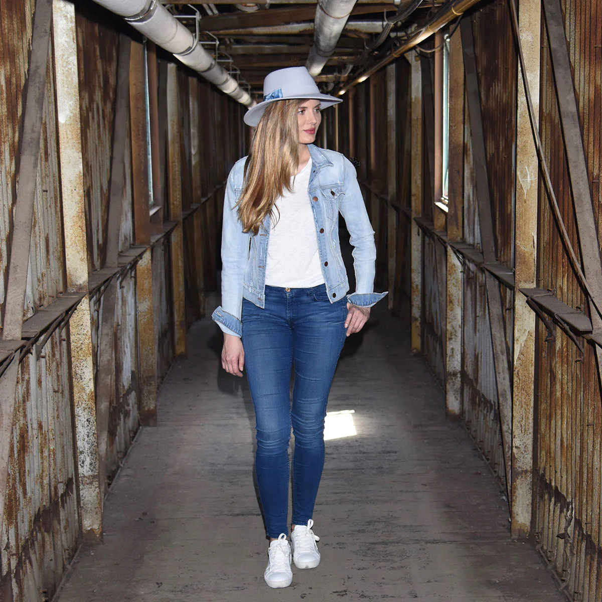 6675-deb-r.-fedora-8.webp Deb R. Fedora